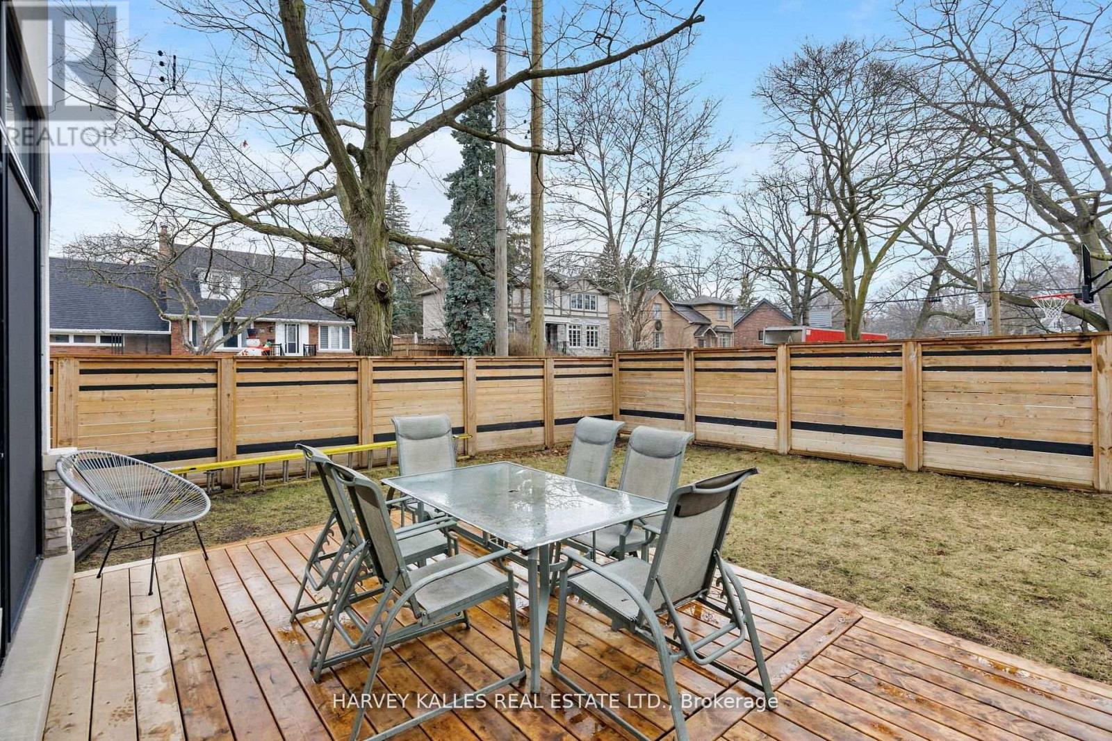 43 Ballacaine Drive, Toronto, Ontario  M8Y 4B1 - Photo 23 - W13029896