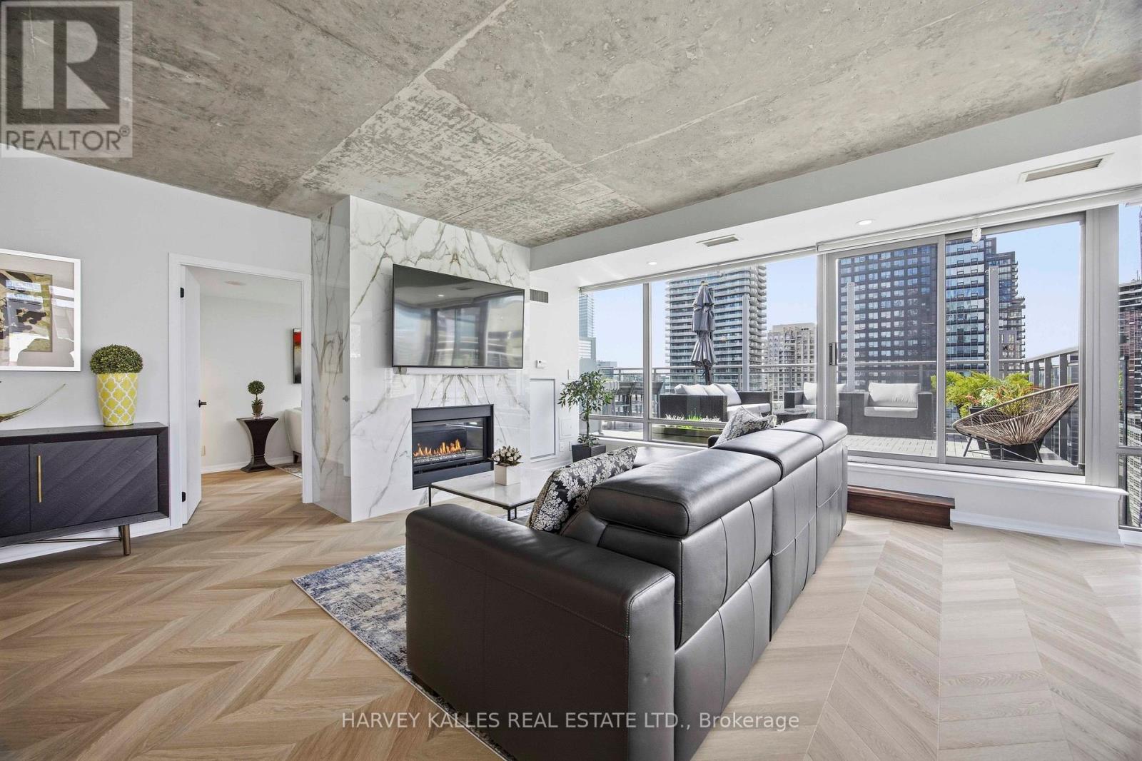 Ph2 - 22 Wellesley Street E, Toronto, Ontario M4Y 1G3 - Photo 12 - C13040598
