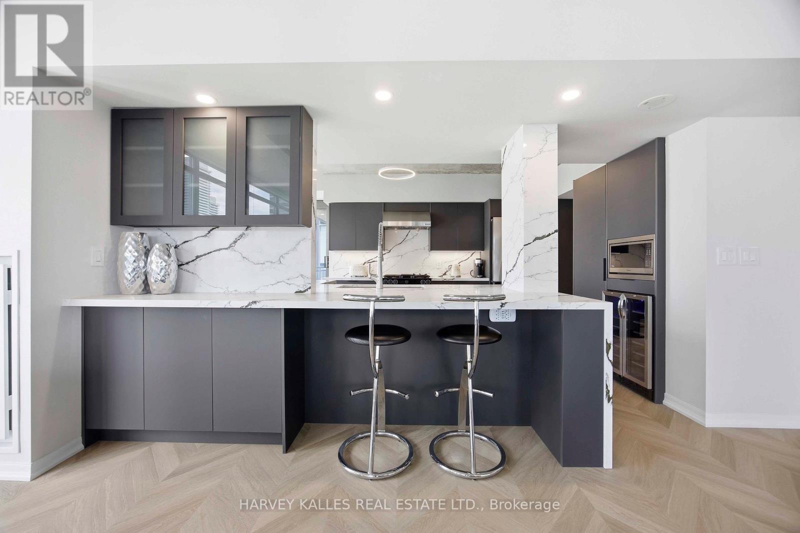 Ph2 - 22 Wellesley Street E, Toronto, Ontario M4Y 1G3 - Photo 19 - C13040598