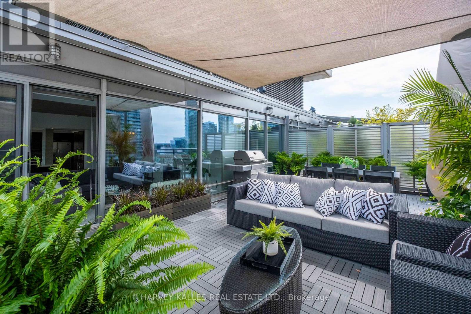 Ph2 - 22 Wellesley Street E, Toronto, Ontario M4Y 1G3 - Photo 2 - C13040598