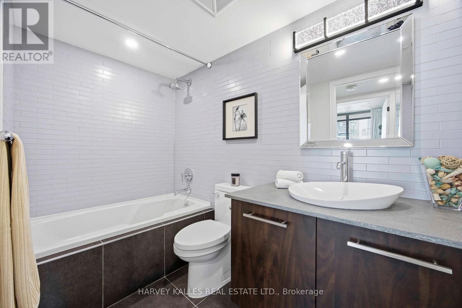 Ph2 - 22 Wellesley Street E, Toronto, Ontario M4Y 1G3 - Photo 35 - C13040598