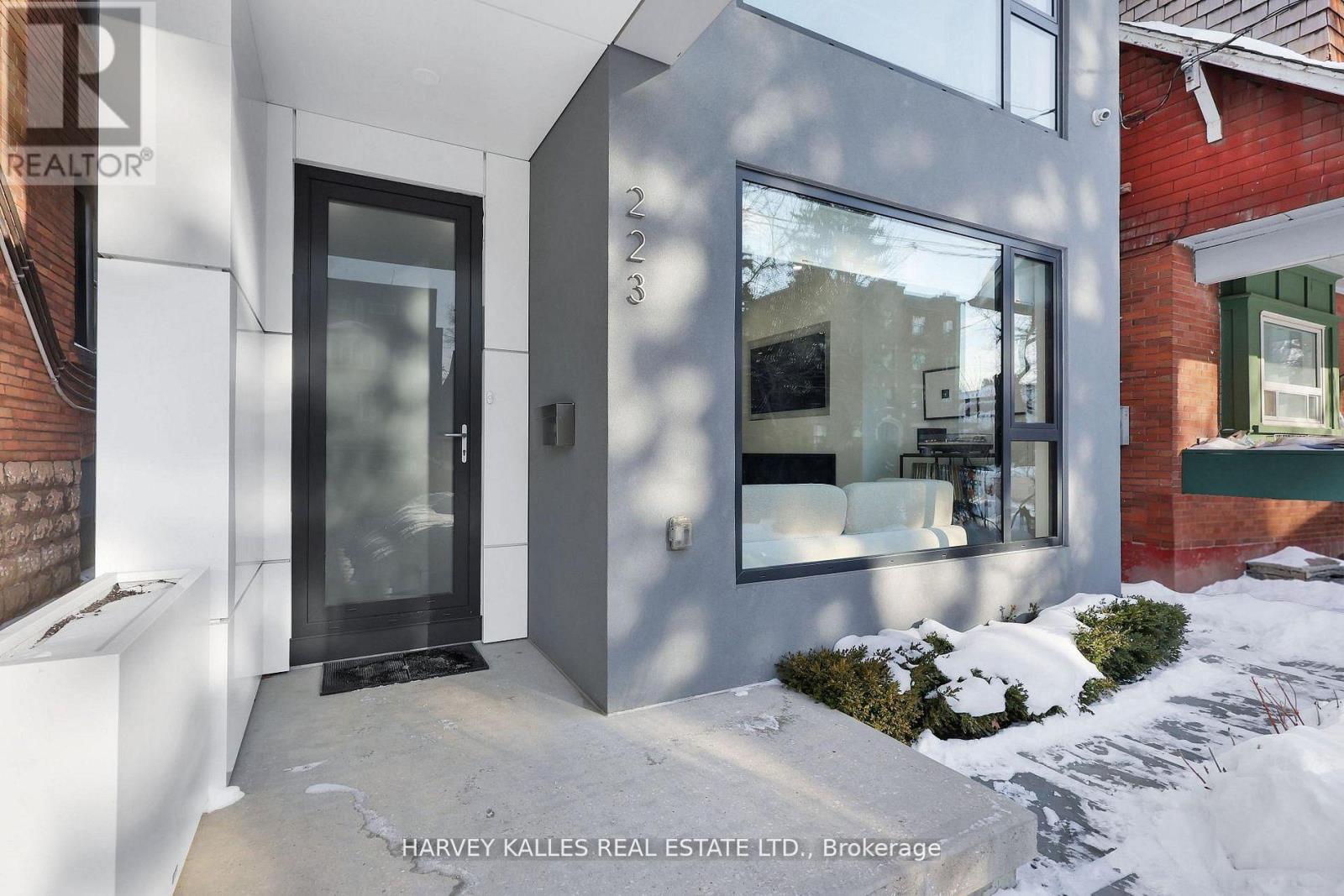 223 Wychwood Avenue, Toronto, Ontario M6C 2T5 - Photo 3 - C13051772