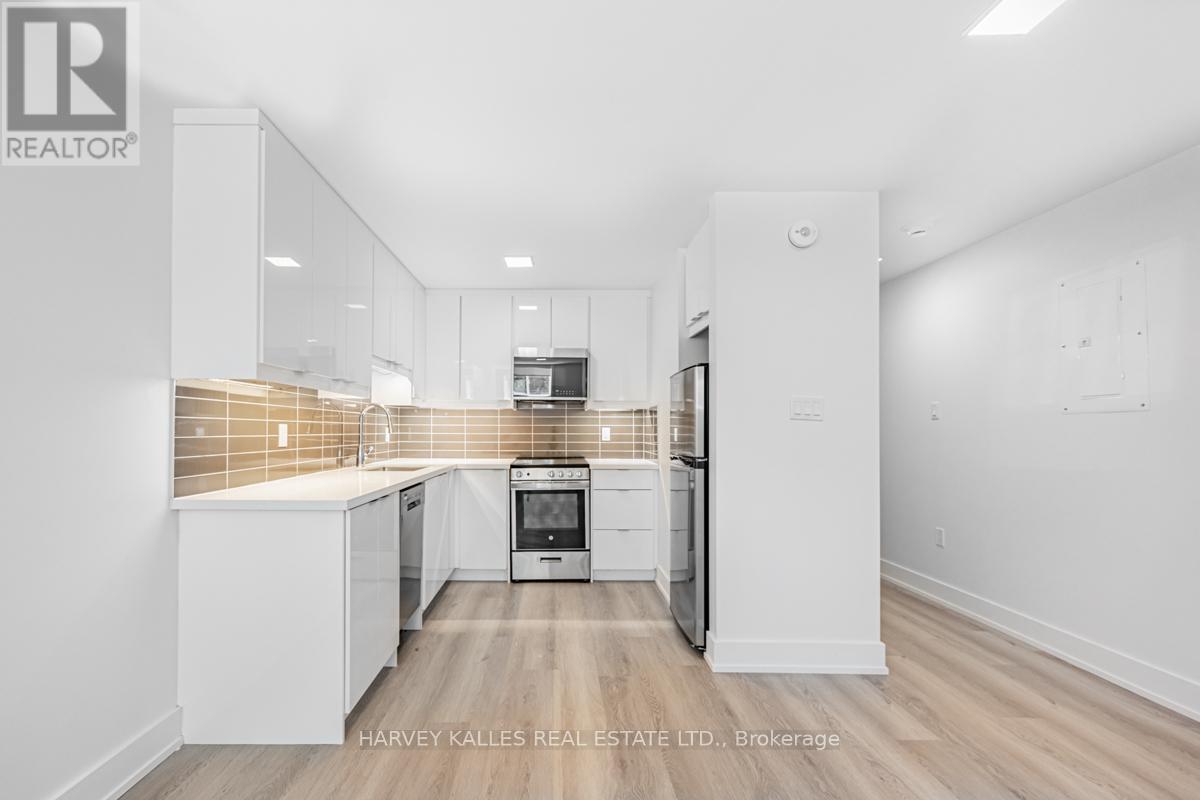 18 Cavell Avenue, Toronto, Ontario M8V 1P2 - Photo 10 - W13051700
