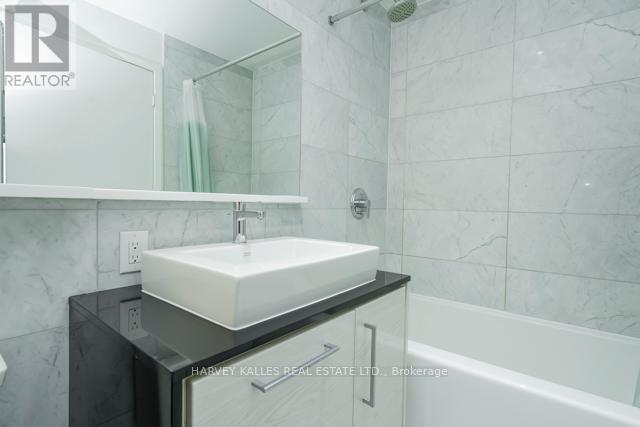 Th12 - 121 Mcmahon Drive, Toronto, Ontario M2K 0C2 - Photo 21 - C13055134