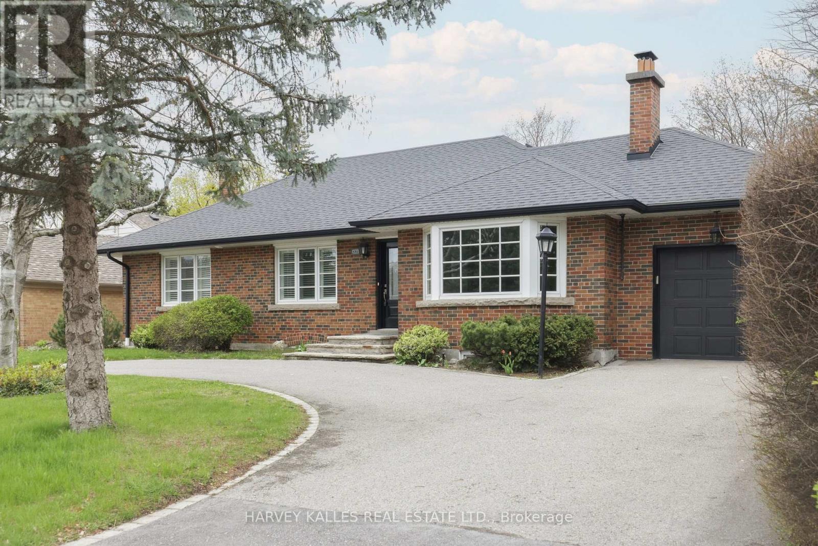 530 BLYTHWOOD ROAD, Toronto, Ontario