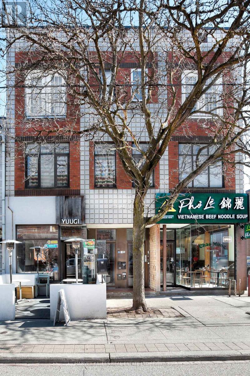49 BALDWIN STREET, Toronto, Ontario