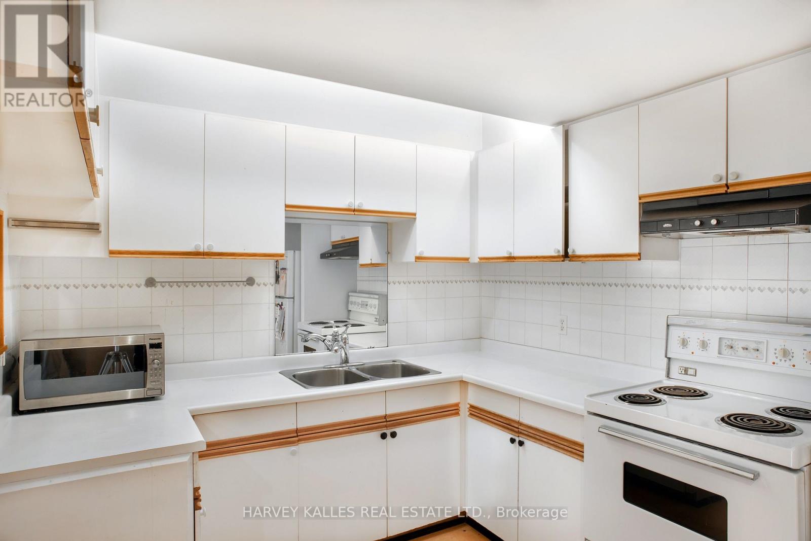 49 Baldwin Street, Toronto, Ontario M5T 1L1 - Photo 9 - C13065834
