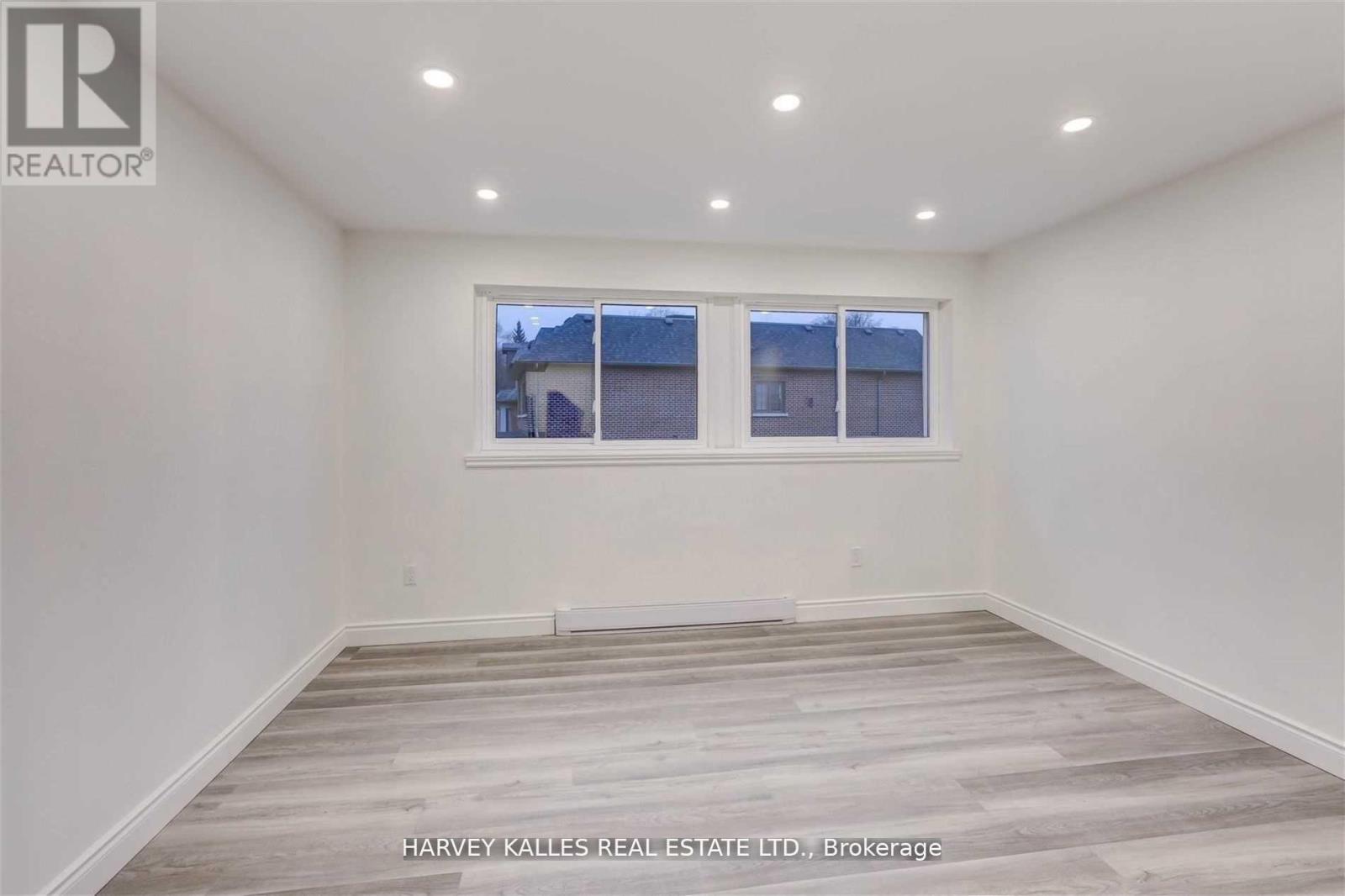 B - 901 Millwood Road, Toronto, Ontario M4G 1X2 - Photo 3 - C13070976
