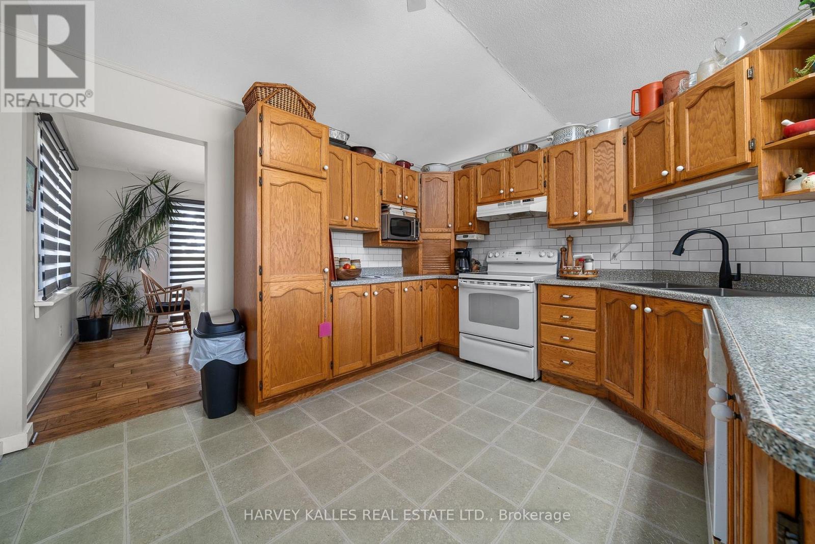 3470 County Rd 13 Road, Prince Edward County, Ontario K0K 2T0 - Photo 12 - X13071970