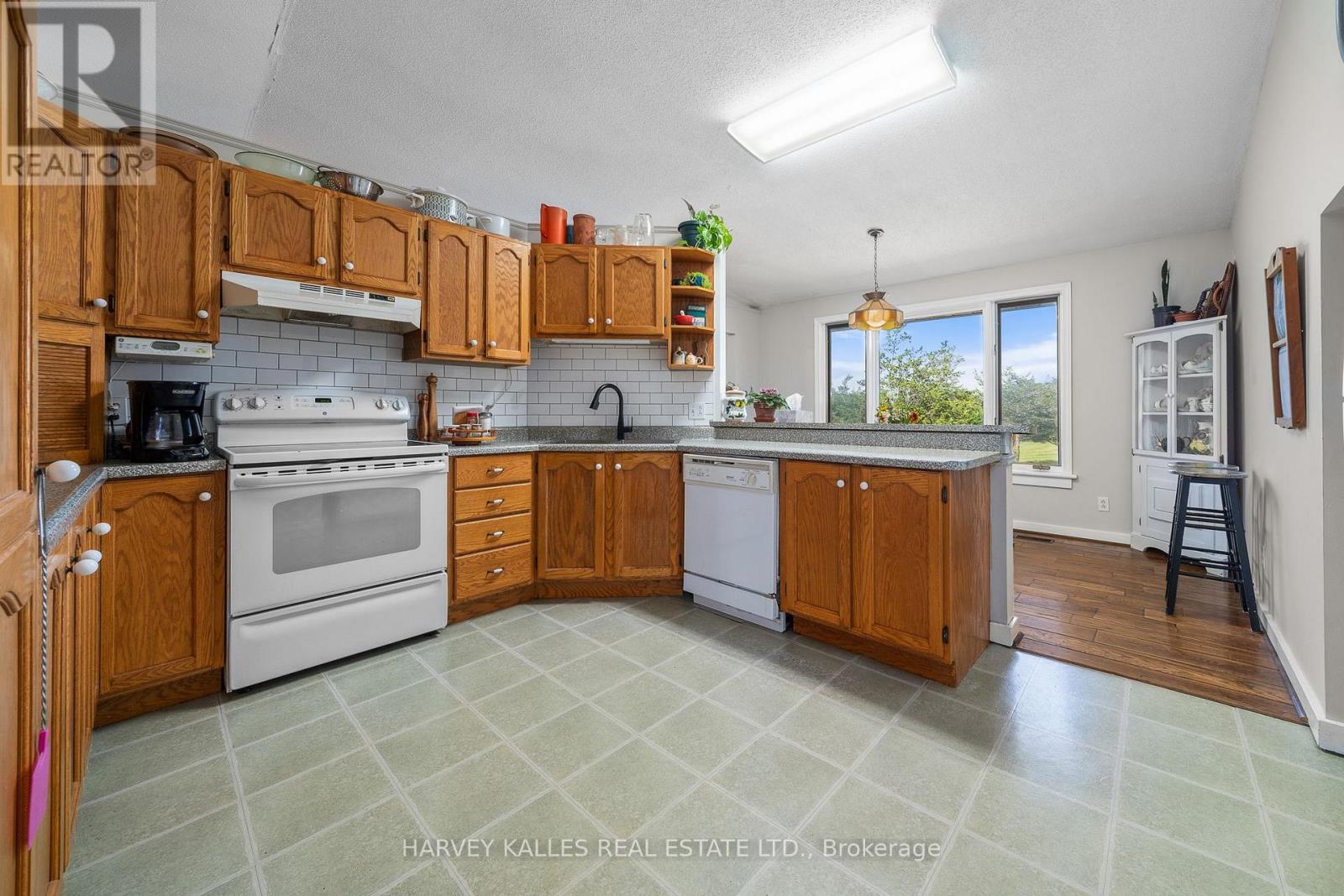3470 County Rd 13 Road, Prince Edward County, Ontario K0K 2T0 - Photo 14 - X13071970