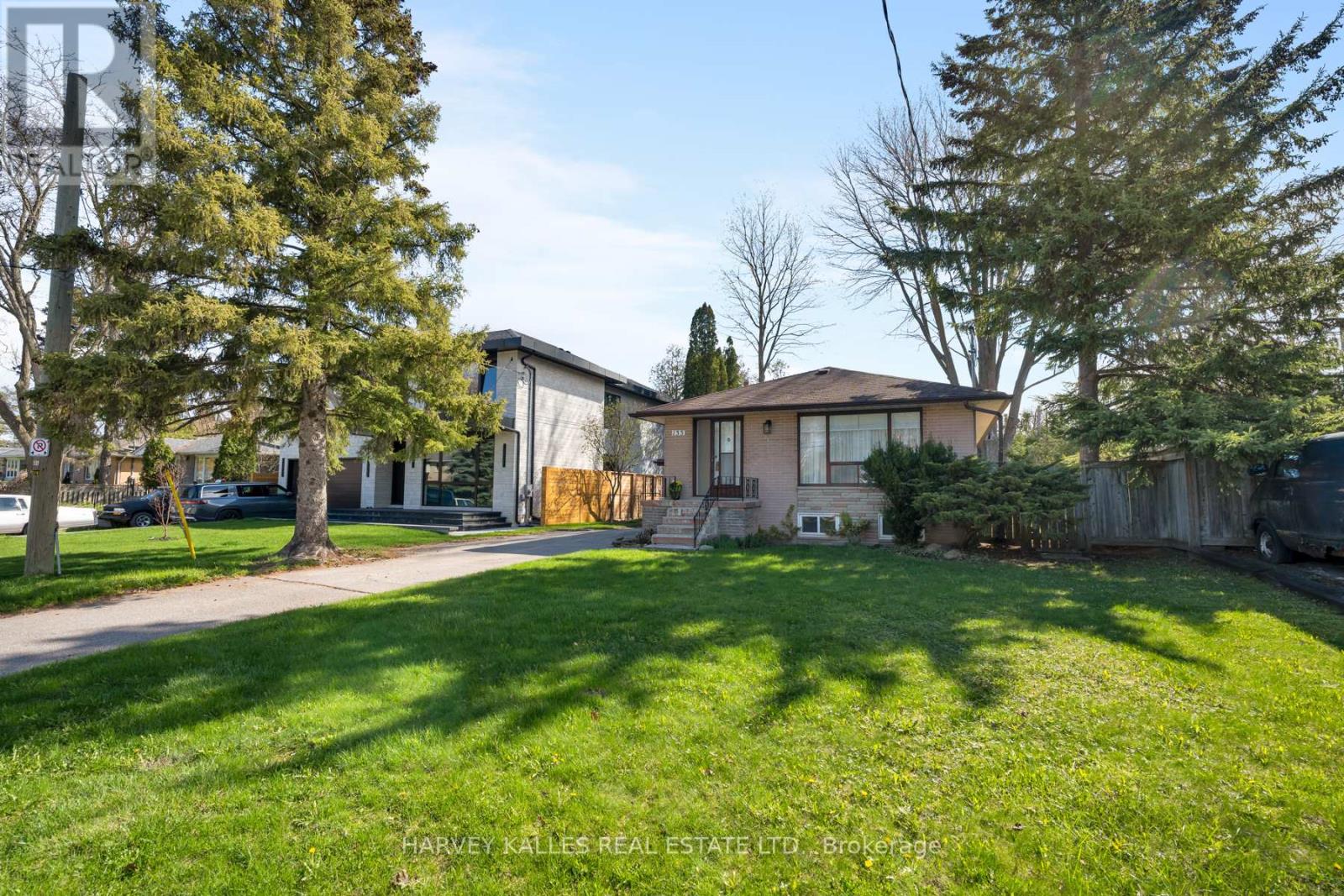 133 Wood Lane, Richmond Hill, Ontario L4C 4W2 - Photo 2 - N13083920