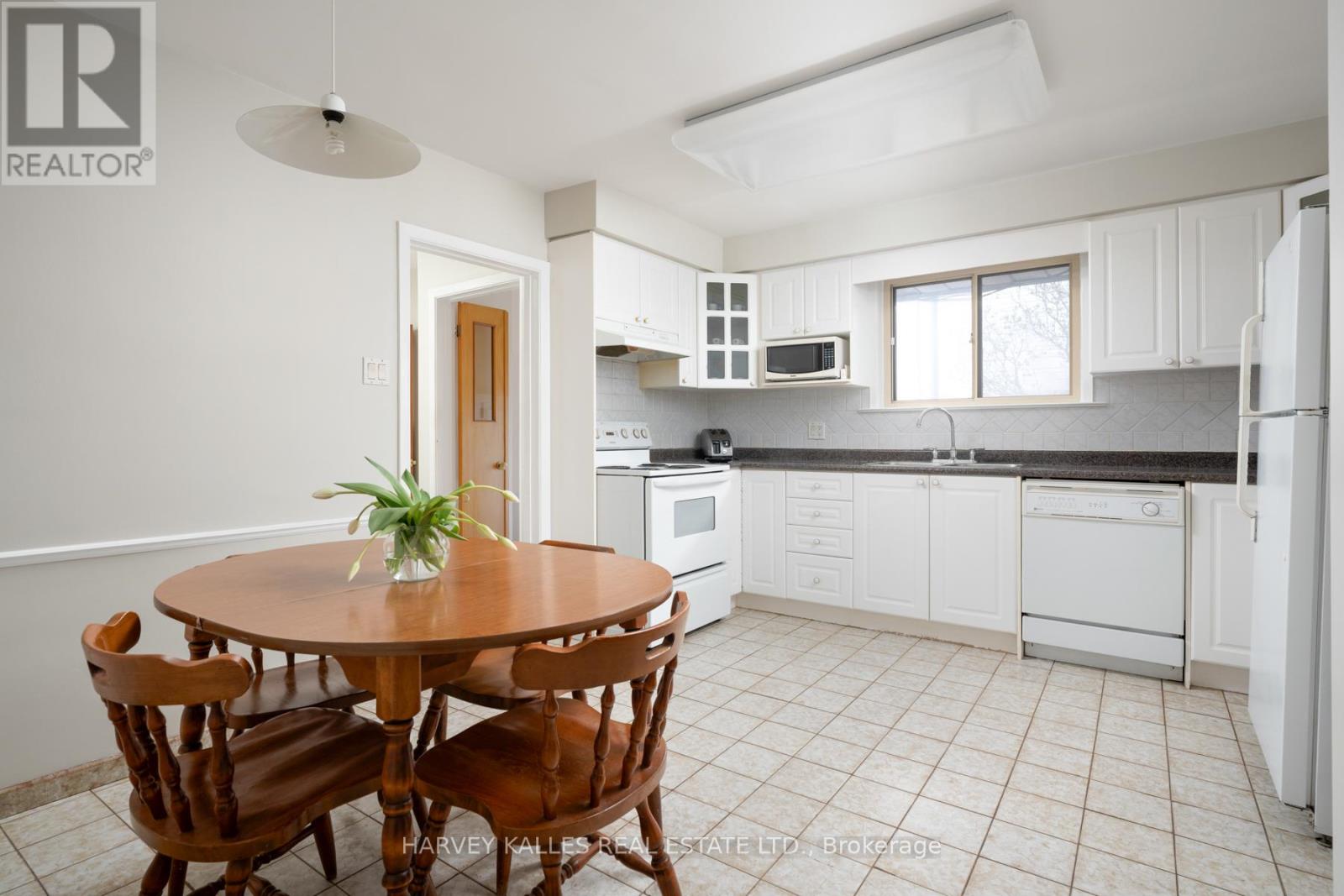 133 Wood Lane, Richmond Hill, Ontario L4C 4W2 - Photo 6 - N13083920