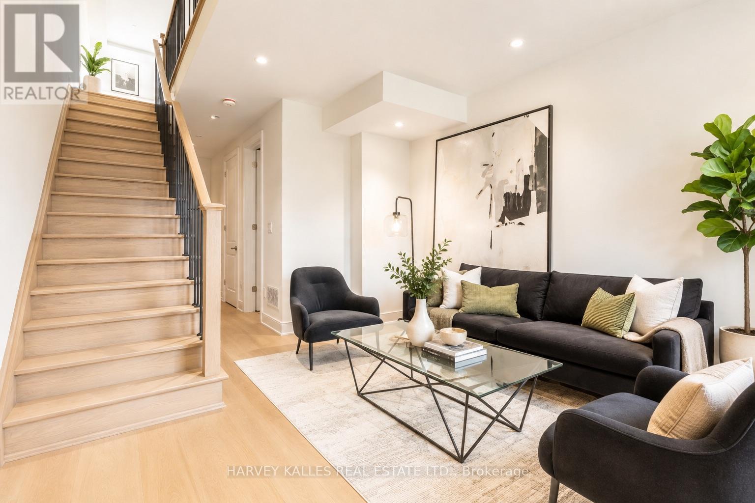 3 Innes Avenue, Toronto, Ontario  M6E 0B2 - Photo 12 - W13084958