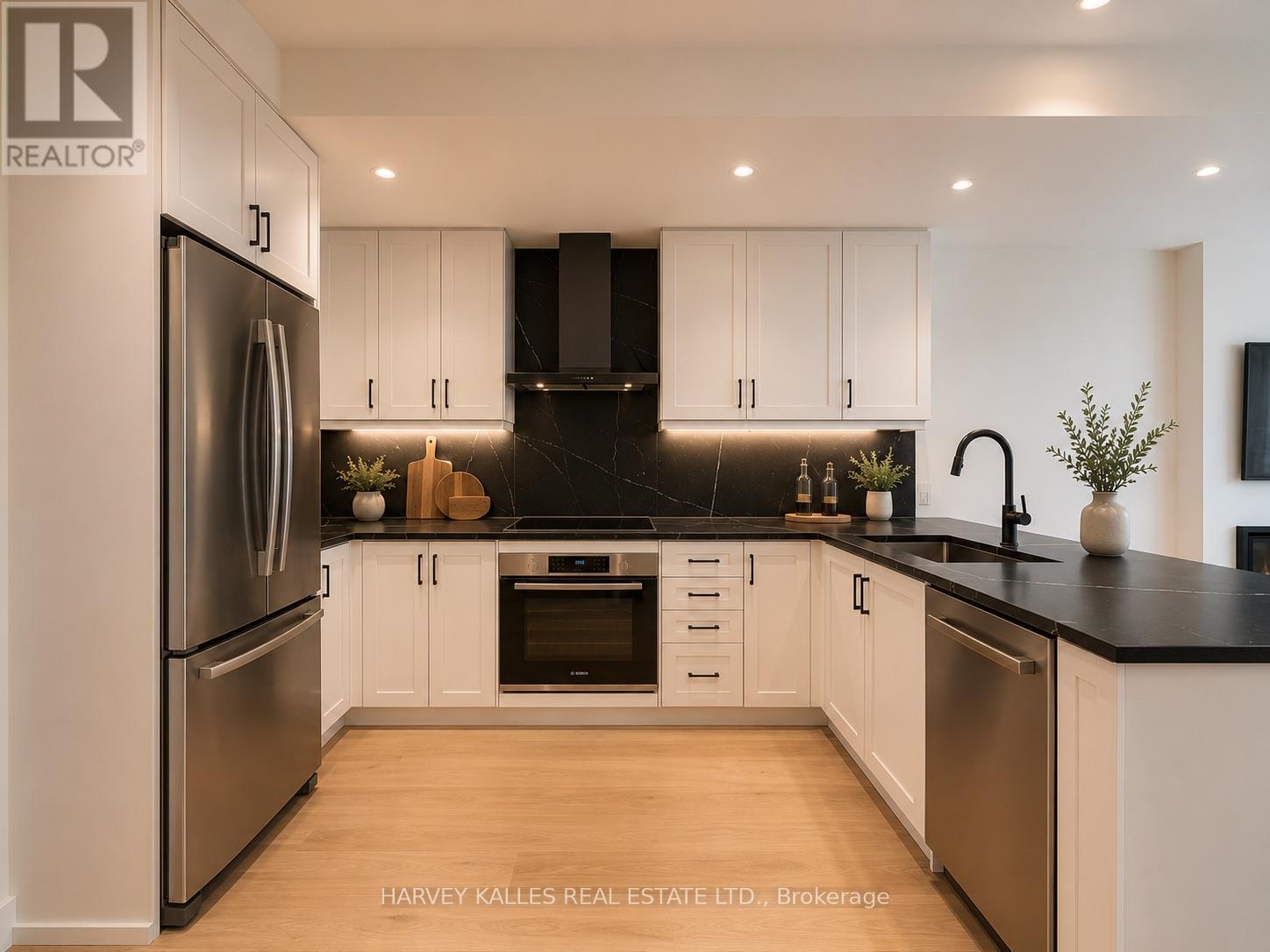 3 Innes Avenue, Toronto, Ontario  M6E 0B2 - Photo 5 - W13084958