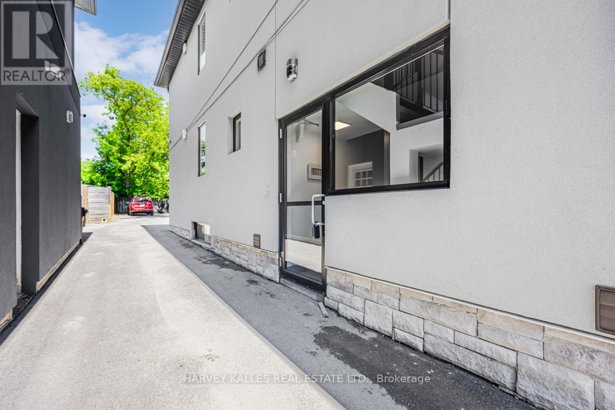 18 Cavell Avenue, Toronto, Ontario M8V 1P2 - Photo 2 - W13085404