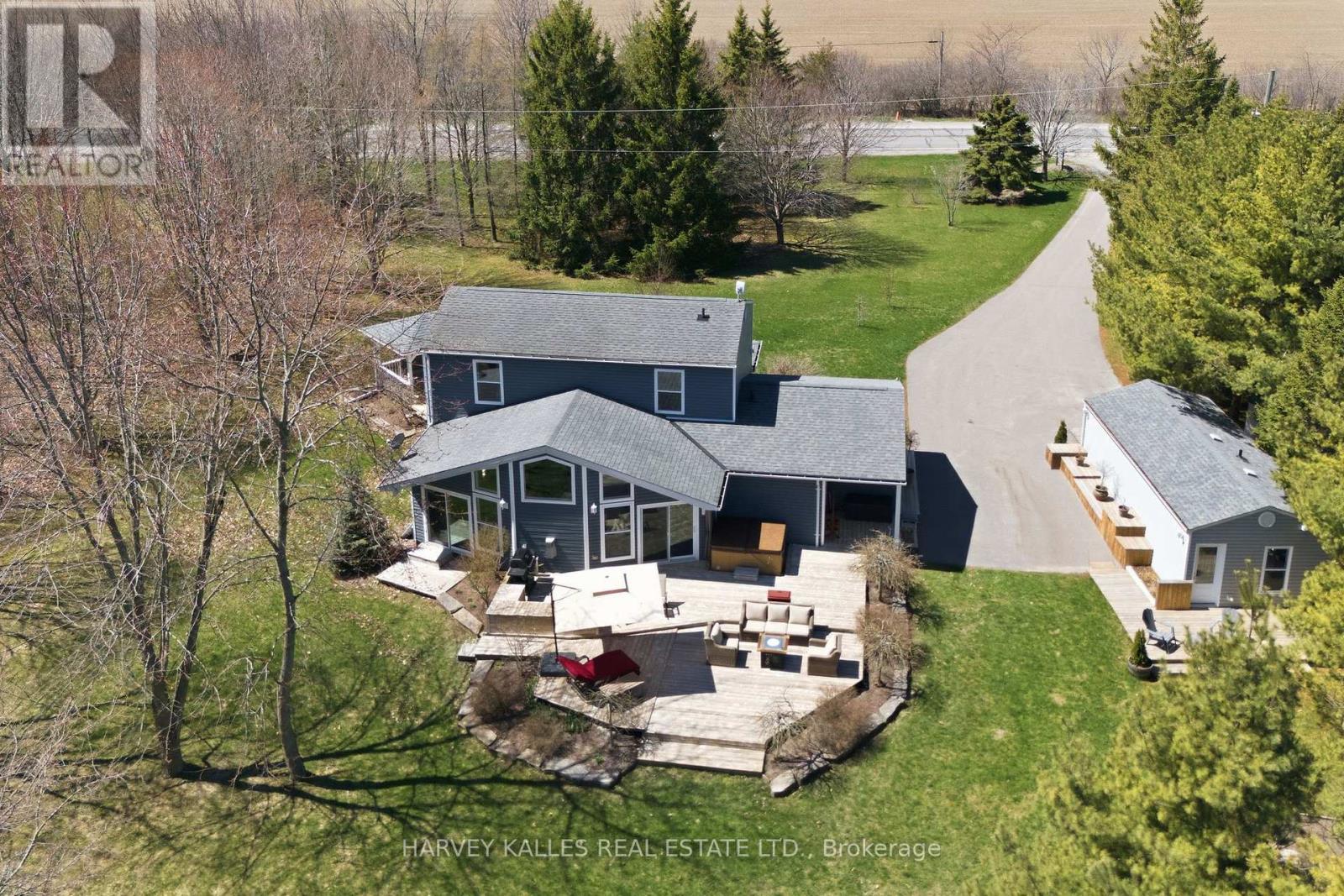 17682 LOYALIST PARKWAY, Prince Edward County, Ontario