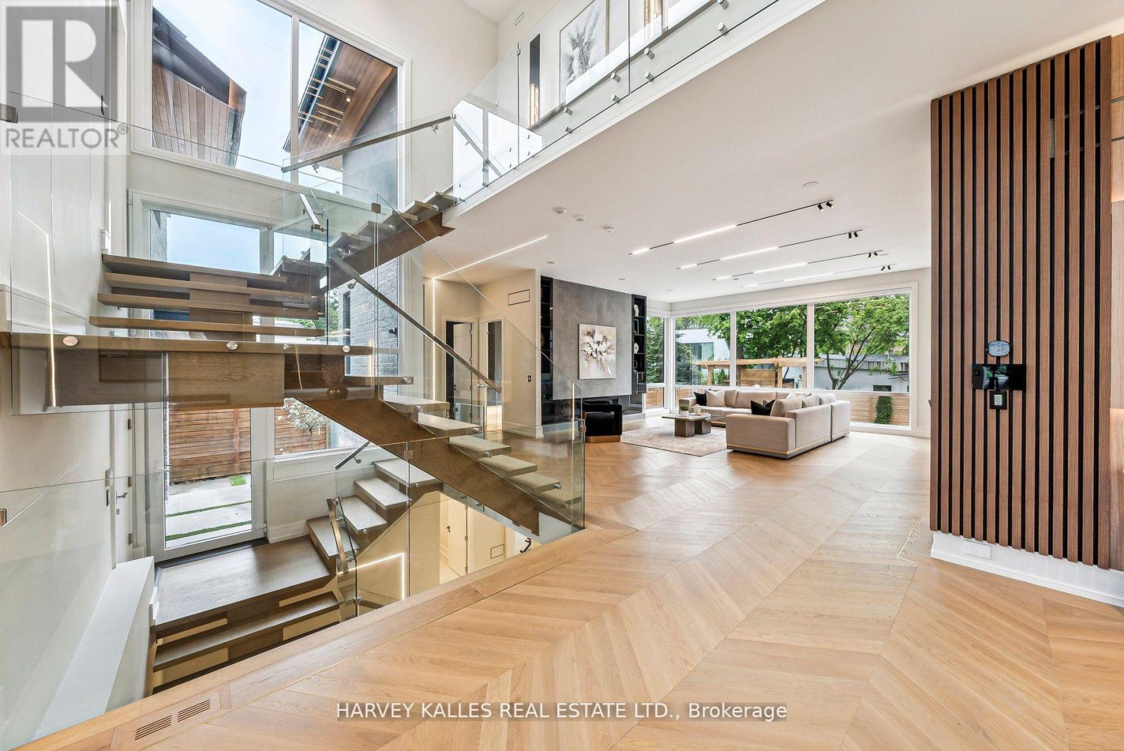 139 NEWTON DRIVE, Toronto, Ontario