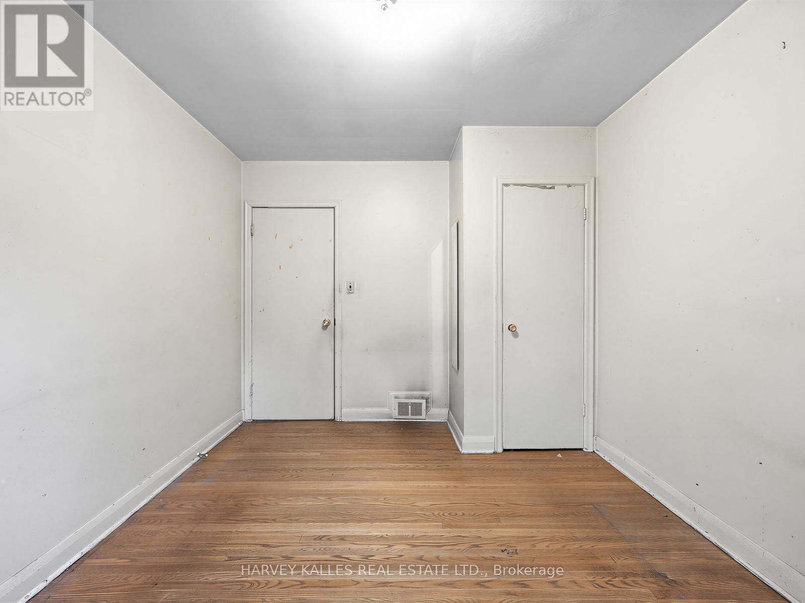 12 Invermay Avenue, Toronto, Ontario  M3H 1Z2 - Photo 17 - C13098240