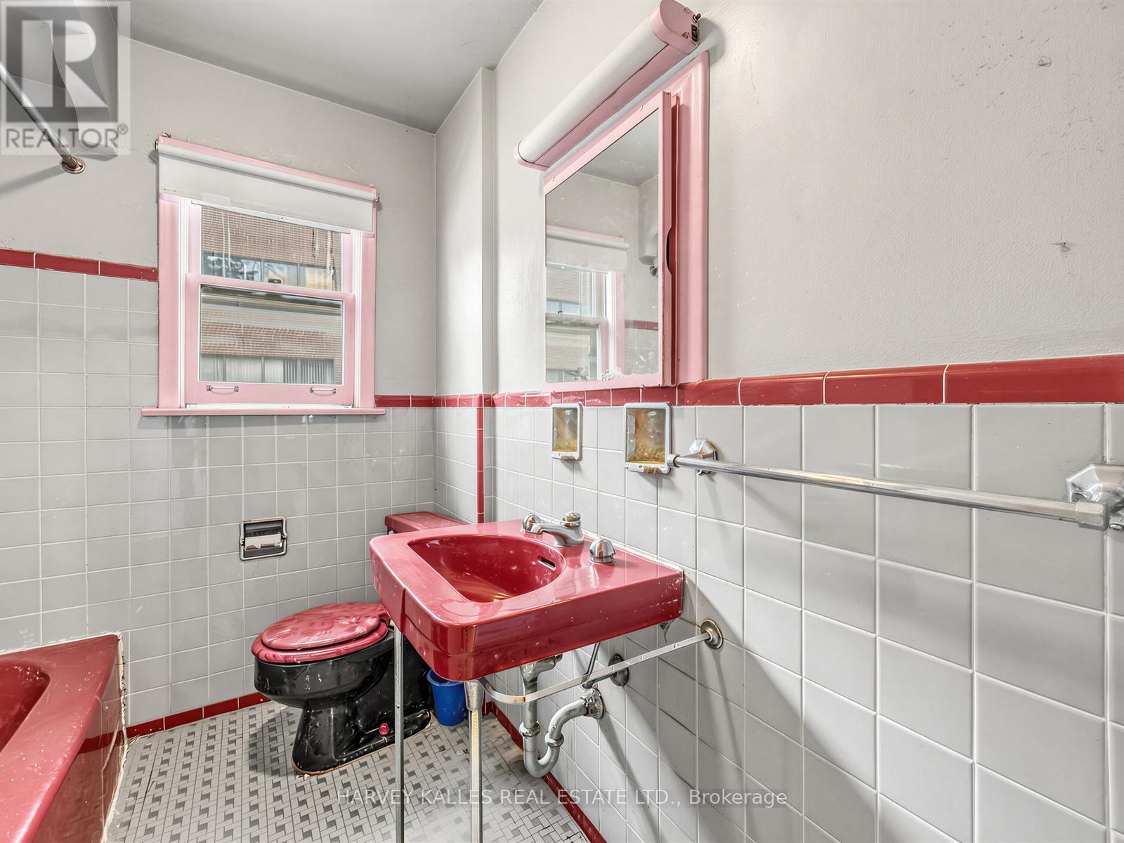 12 Invermay Avenue, Toronto, Ontario  M3H 1Z2 - Photo 18 - C13098240