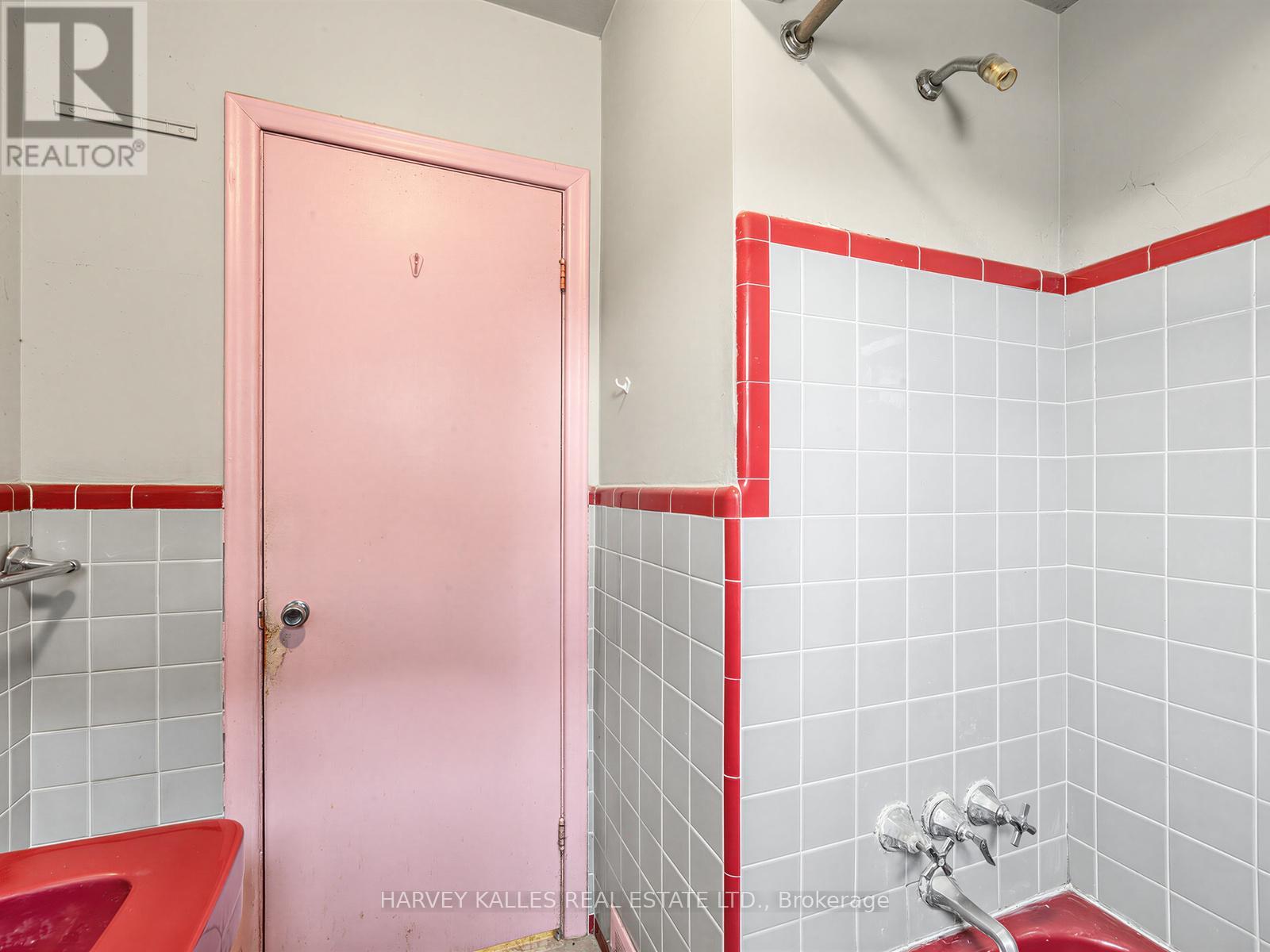 12 Invermay Avenue, Toronto, Ontario  M3H 1Z2 - Photo 19 - C13098240