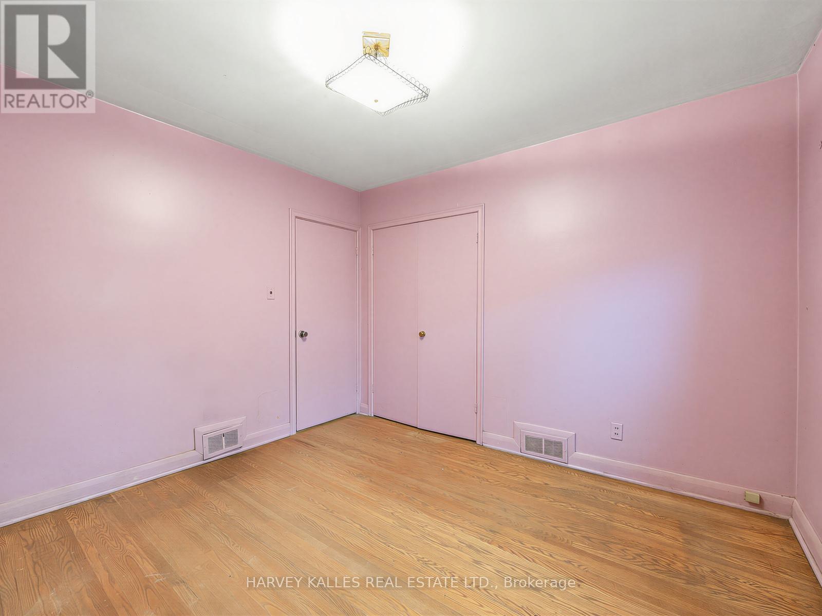 12 Invermay Avenue, Toronto, Ontario  M3H 1Z2 - Photo 23 - C13098240