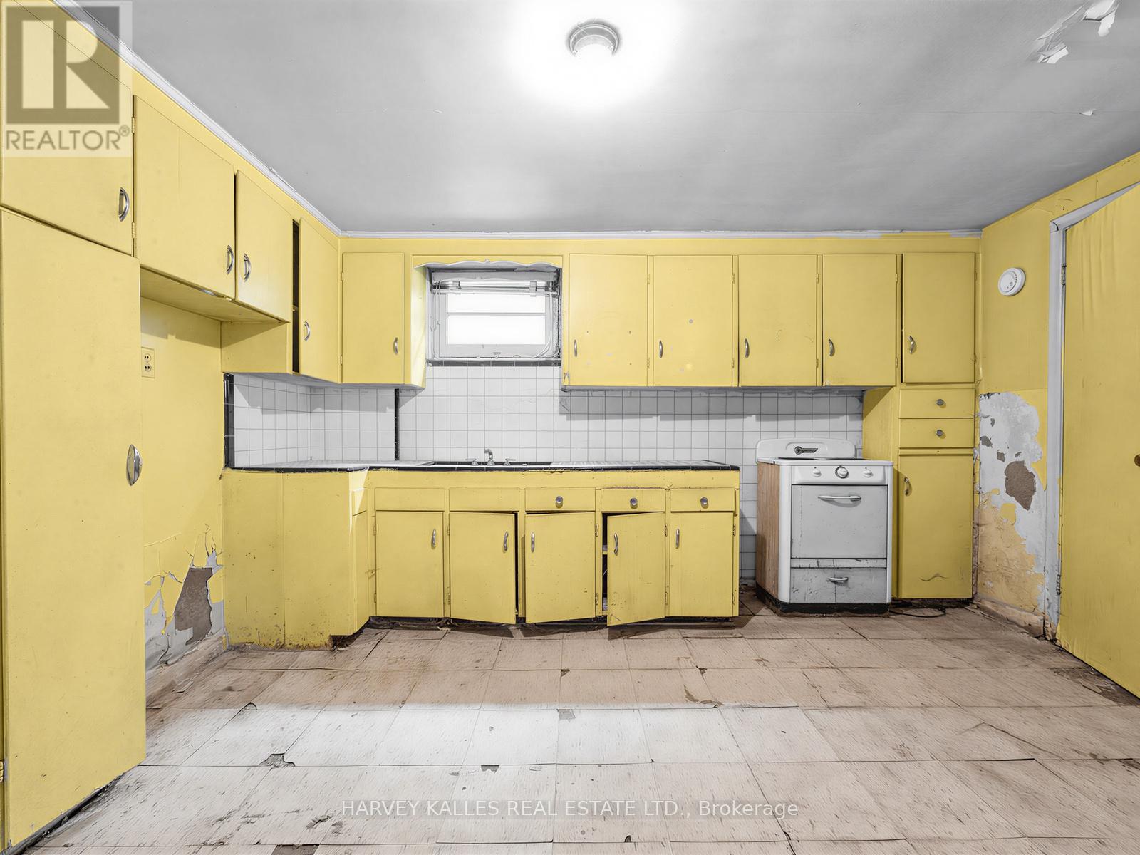 12 Invermay Avenue, Toronto, Ontario  M3H 1Z2 - Photo 32 - C13098240