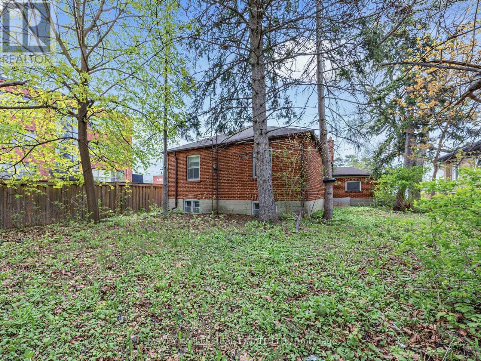 12 Invermay Avenue, Toronto, Ontario  M3H 1Z2 - Photo 38 - C13098240