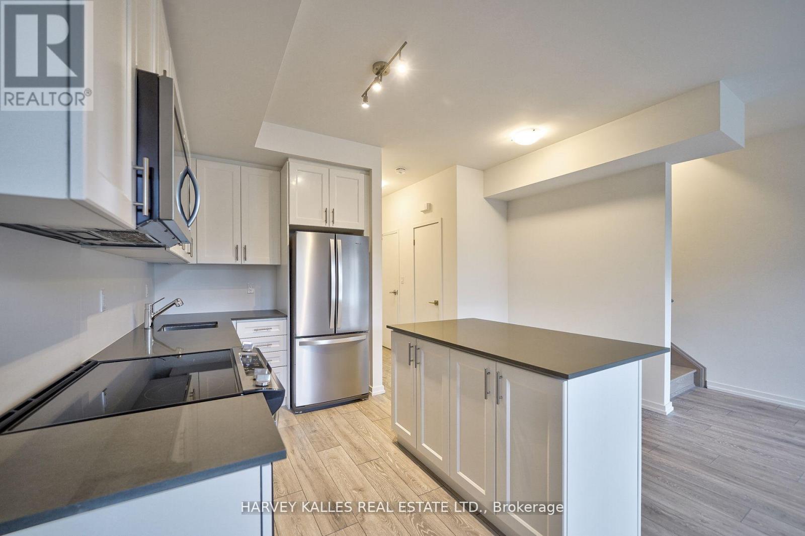 21 - 17 Lytham Green Circle, Newmarket, Ontario L3Y 0H4 - Photo 11 - N13105062