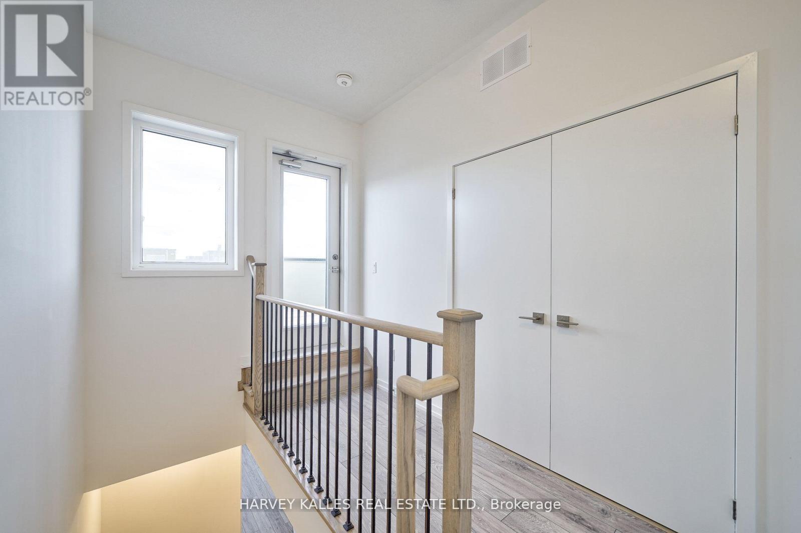 21 - 17 Lytham Green Circle, Newmarket, Ontario L3Y 0H4 - Photo 32 - N13105062