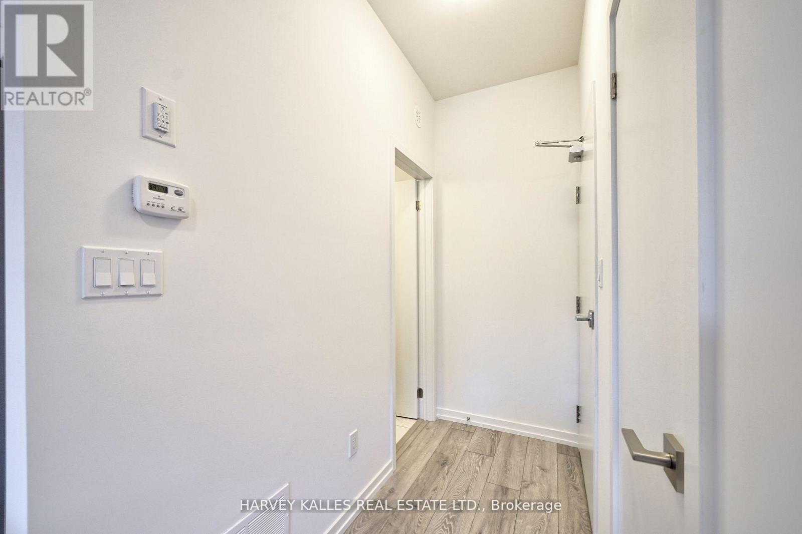 21 - 17 Lytham Green Circle, Newmarket, Ontario L3Y 0H4 - Photo 4 - N13105062