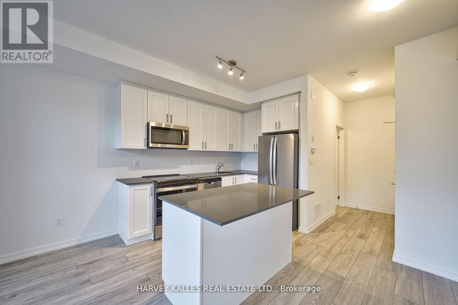 21 - 17 Lytham Green Circle, Newmarket, Ontario L3Y 0H4 - Photo 9 - N13105062