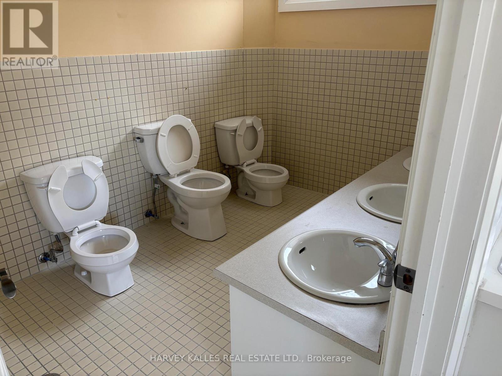 253-255 Shepppard Avenue W, Toronto, Ontario  M2N 1N3 - Photo 4 - C13105304