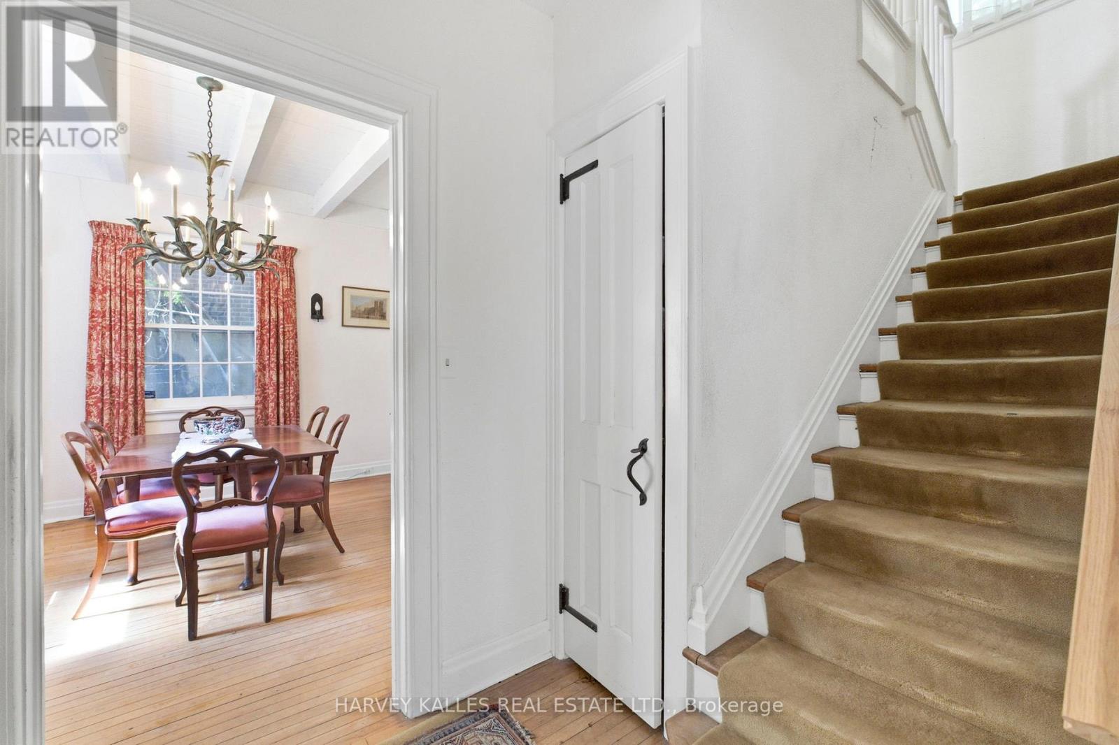 38 Donwoods Drive, Toronto, Ontario M4N 2G2 - Photo 5 - C13105714
