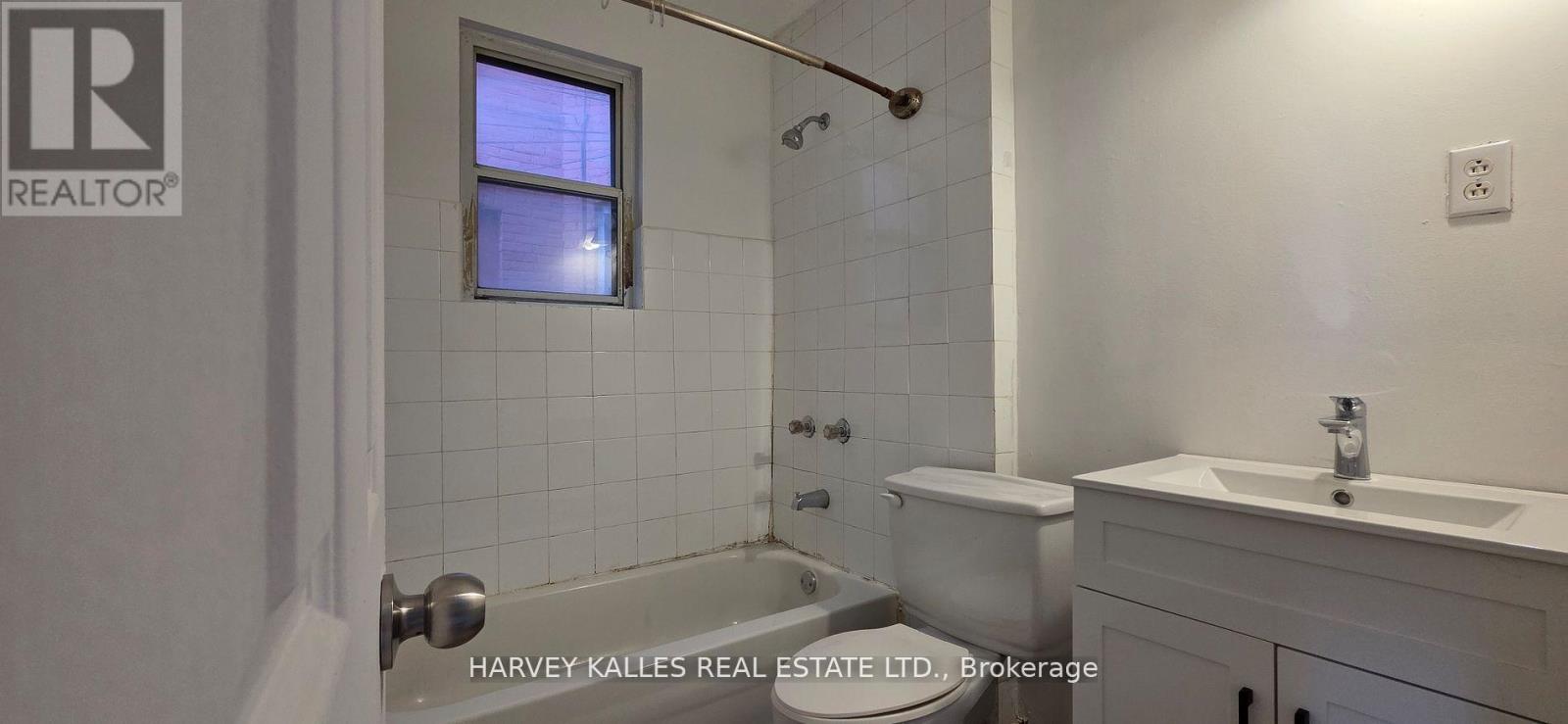 1767 Dufferin Street, Toronto, Ontario  M6E 3N9 - Photo 13 - C13107370