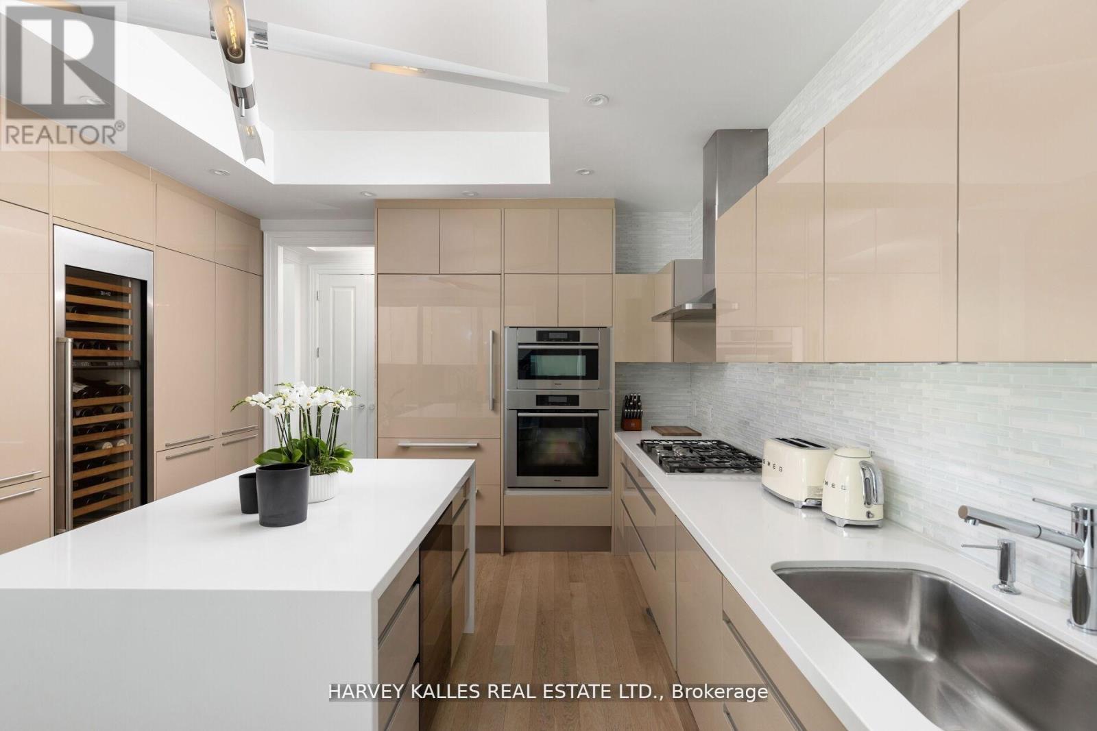 1202 - 206 Bloor Street W, Toronto, Ontario M5S 1T8 - Photo 10 - C13110076