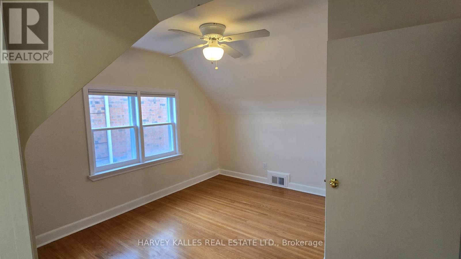 Upper - 279 Cornelius Parkway, Toronto, Ontario M3K 1T6 - Photo 16 - W13113674