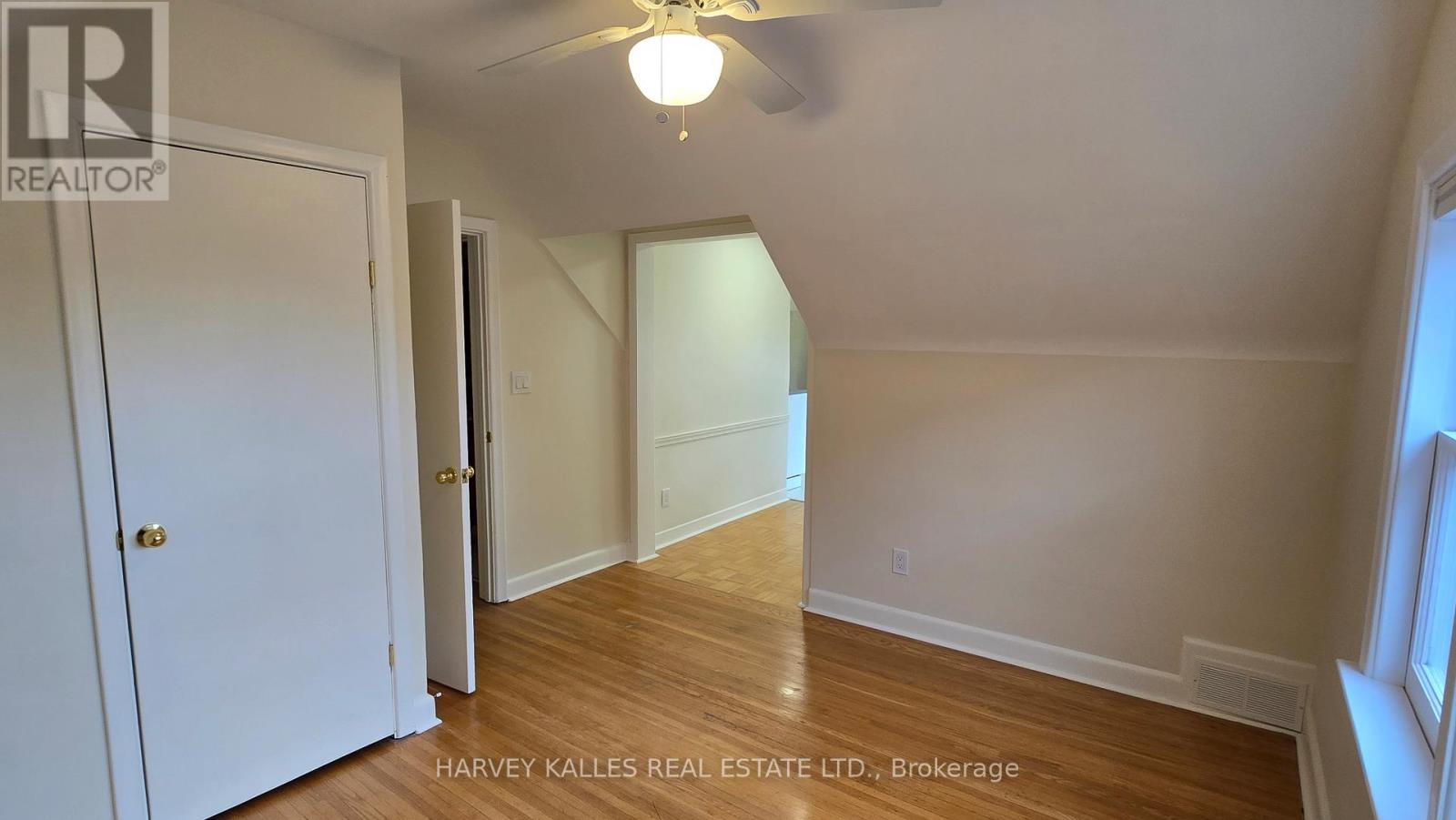 Upper - 279 Cornelius Parkway, Toronto, Ontario M3K 1T6 - Photo 17 - W13113674