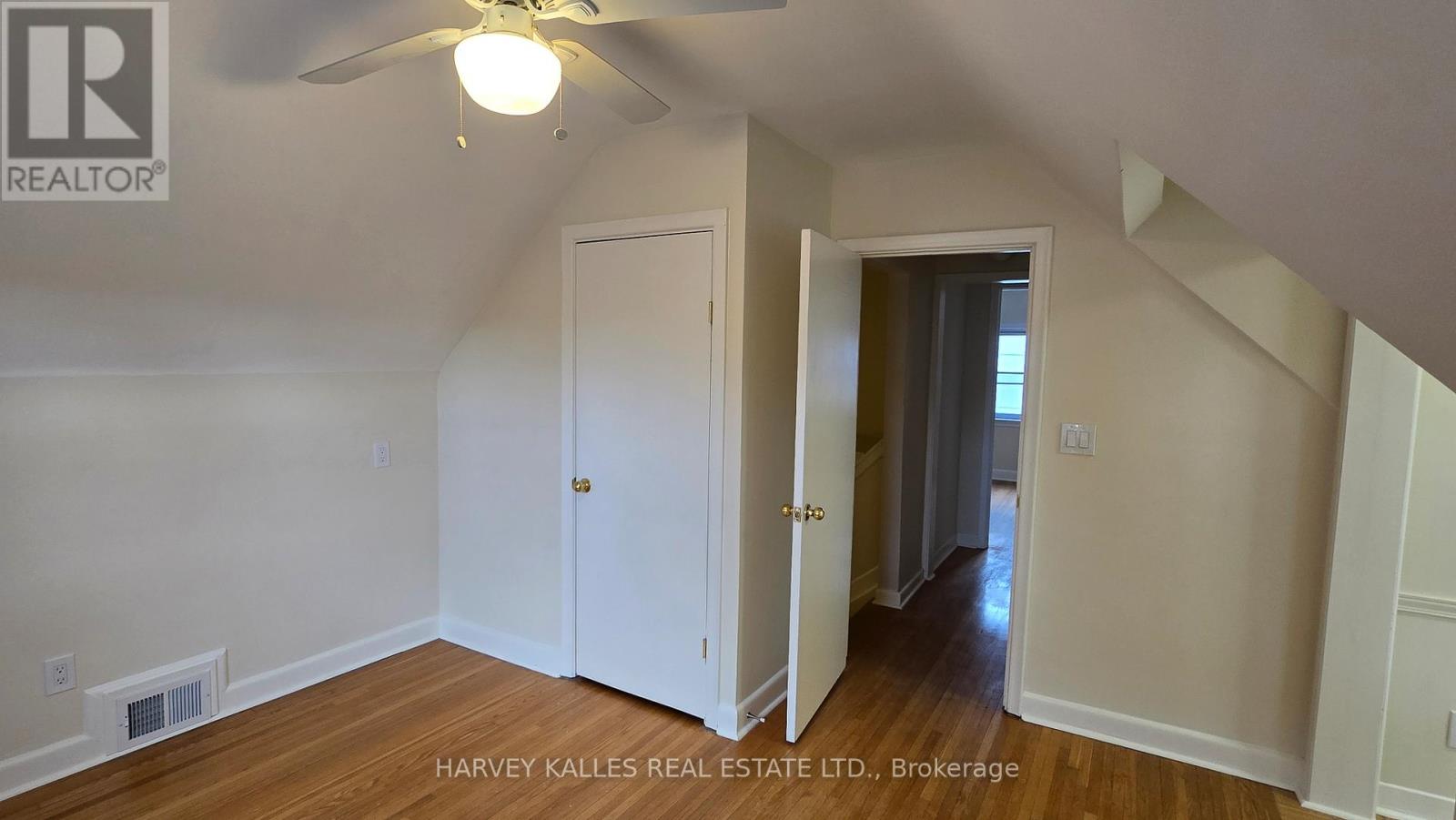 Upper - 279 Cornelius Parkway, Toronto, Ontario M3K 1T6 - Photo 18 - W13113674