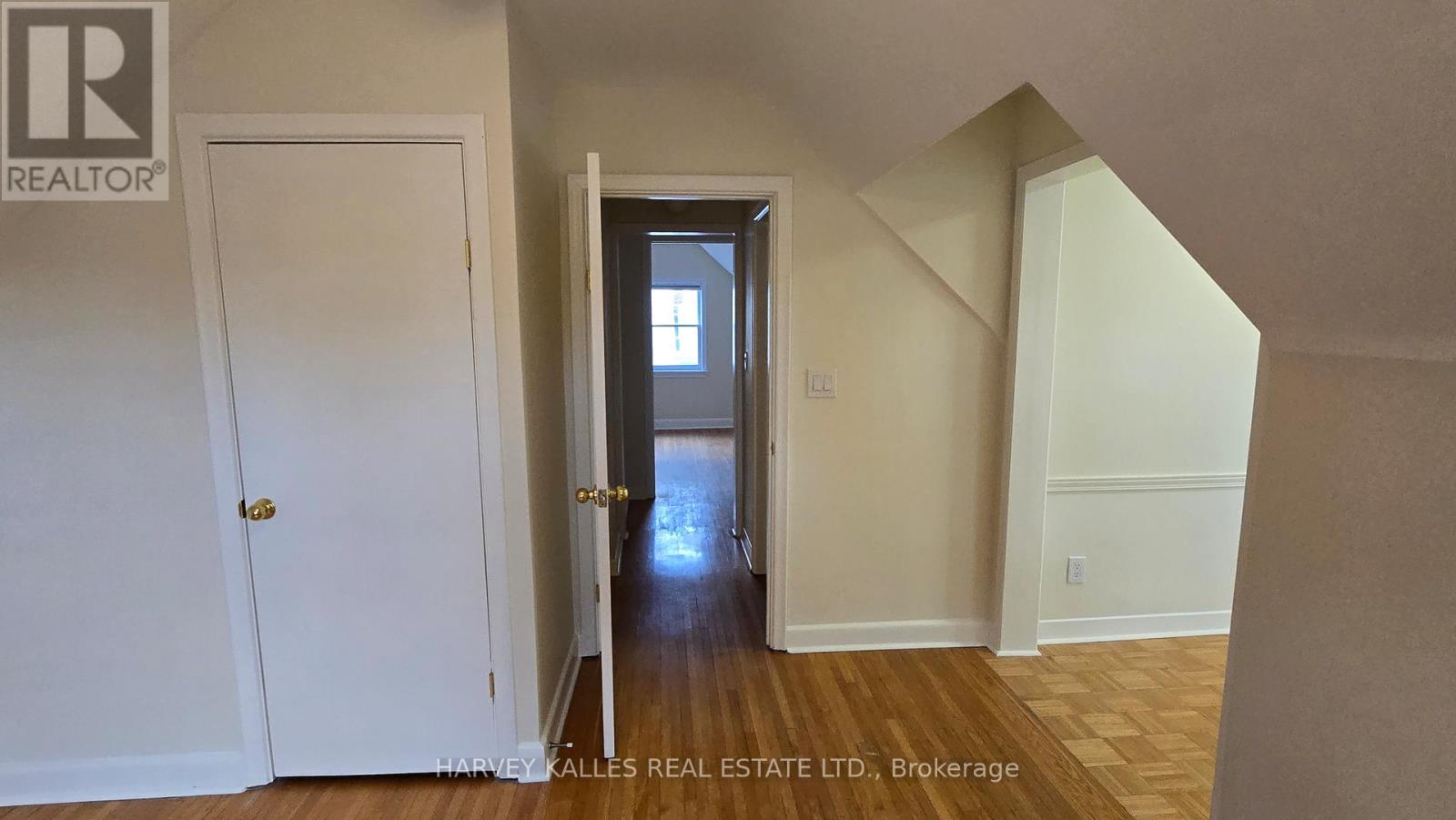 Upper - 279 Cornelius Parkway, Toronto, Ontario M3K 1T6 - Photo 19 - W13113674