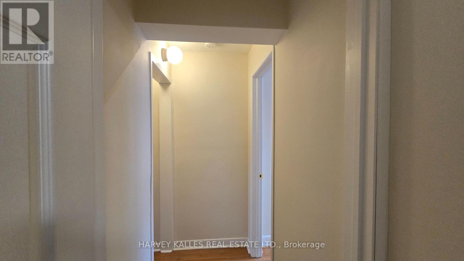 Upper - 279 Cornelius Parkway, Toronto, Ontario M3K 1T6 - Photo 22 - W13113674