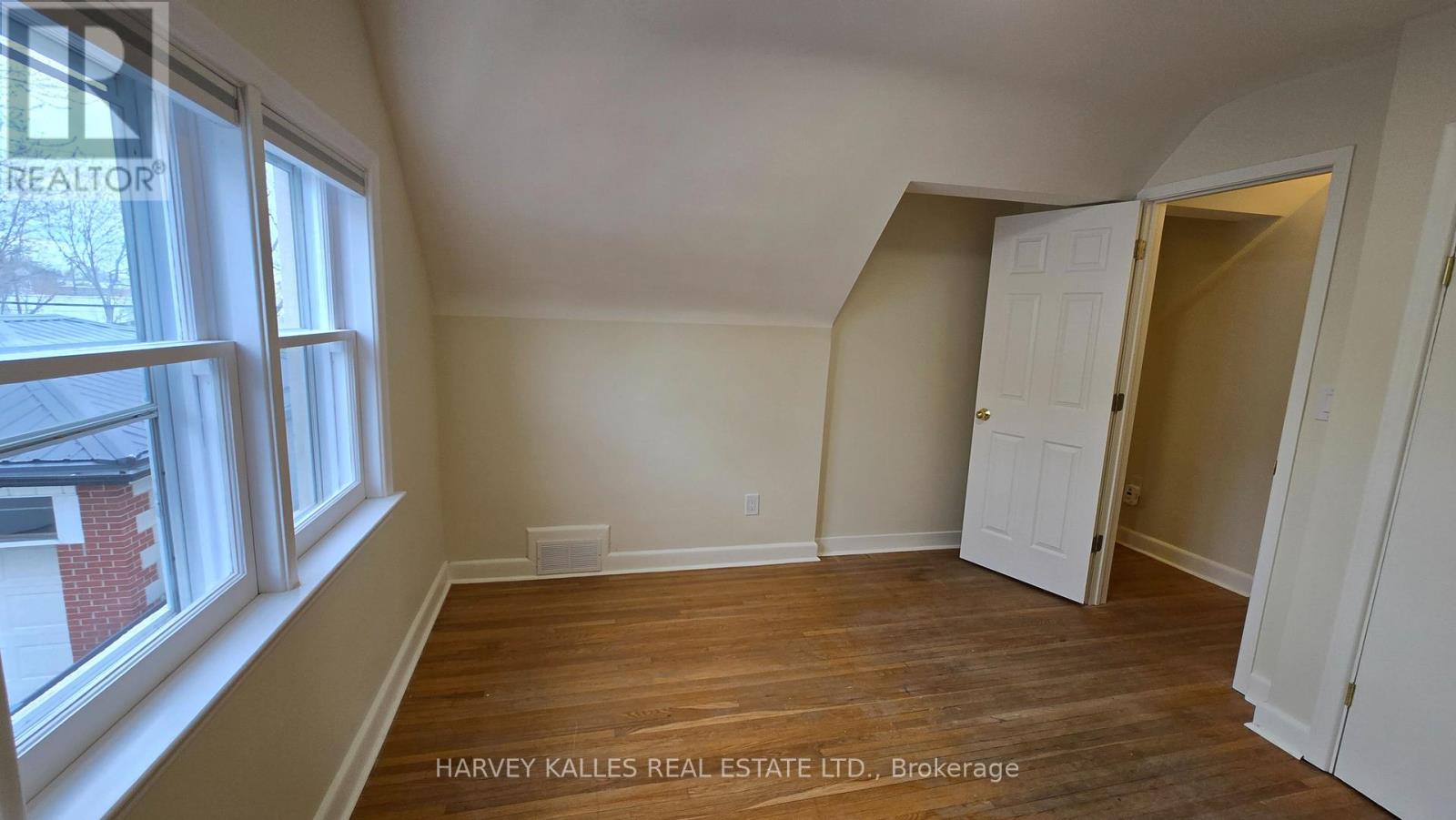 Upper - 279 Cornelius Parkway, Toronto, Ontario M3K 1T6 - Photo 25 - W13113674