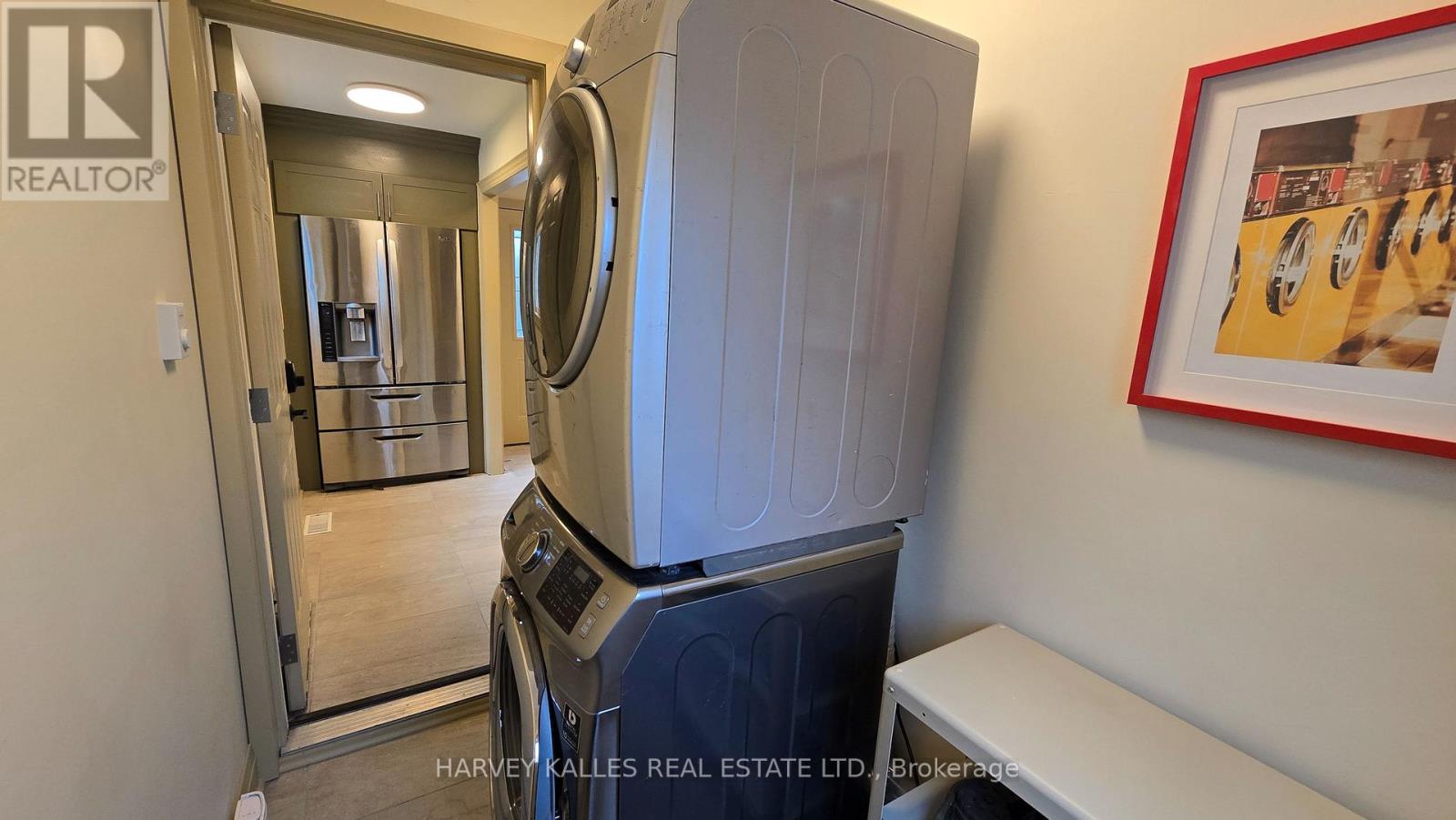 Upper - 279 Cornelius Parkway, Toronto, Ontario M3K 1T6 - Photo 31 - W13113674