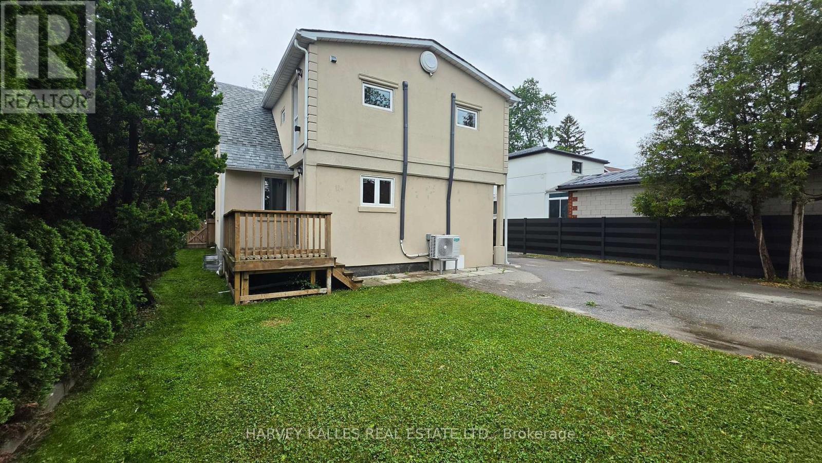 Upper - 279 Cornelius Parkway, Toronto, Ontario M3K 1T6 - Photo 33 - W13113674