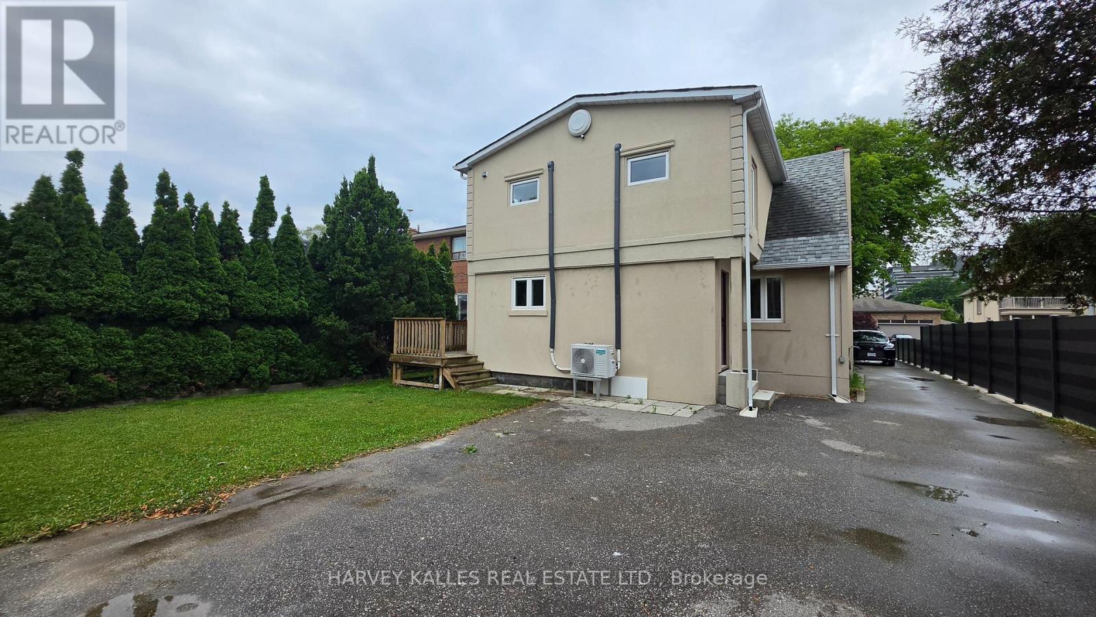 Upper - 279 Cornelius Parkway, Toronto, Ontario M3K 1T6 - Photo 36 - W13113674