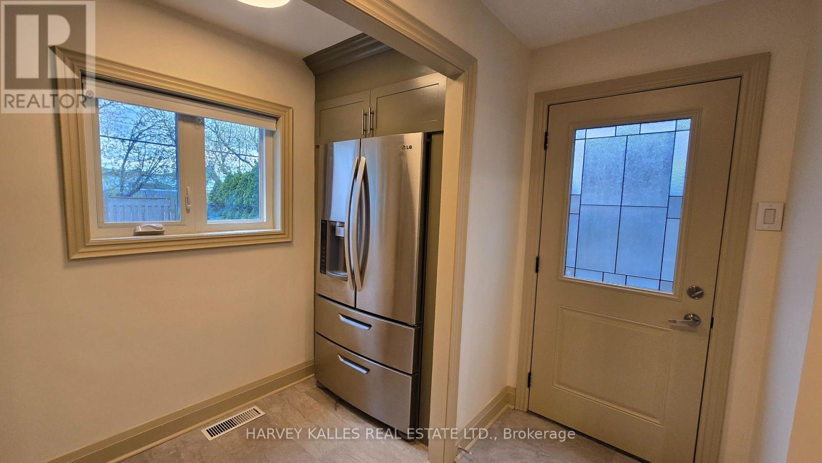 Main - 279 Cornelius Parkway, Toronto, Ontario  M3K 1T6 - Photo 13 - W13113698