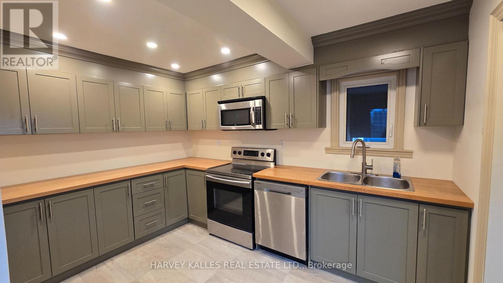 Main - 279 Cornelius Parkway, Toronto, Ontario  M3K 1T6 - Photo 14 - W13113698