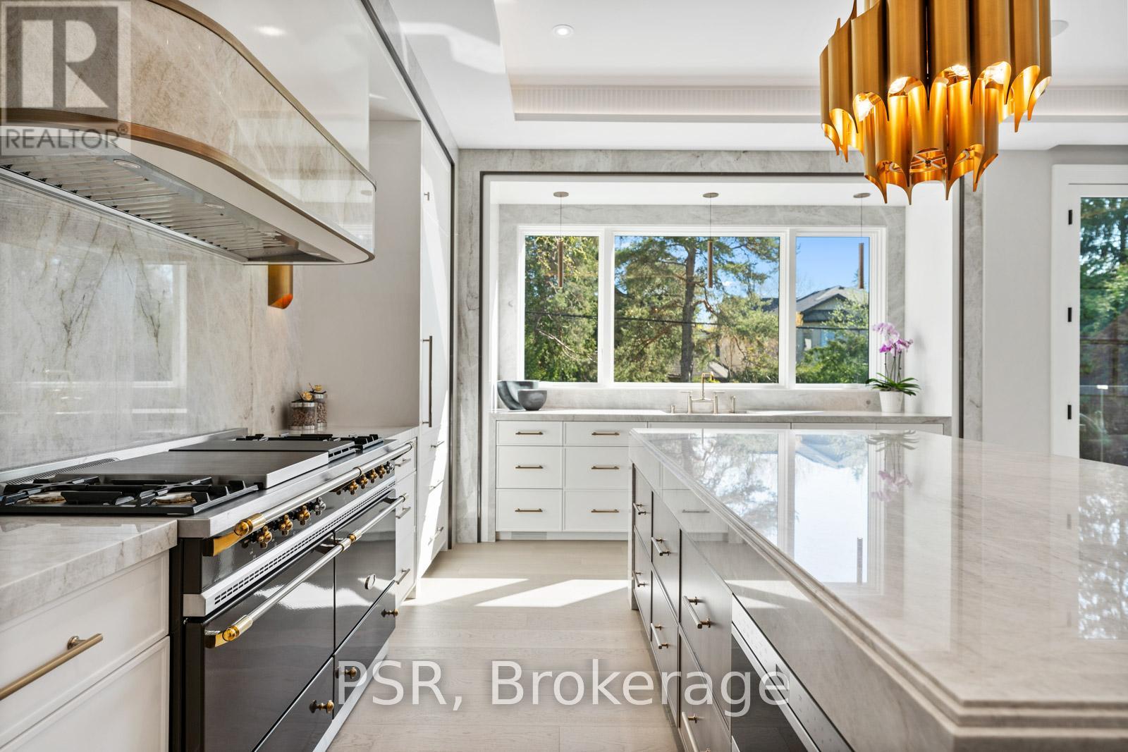 117 Yonge Boulevard, Toronto, Ontario  M5M 3H2 - Photo 10 - C13116970