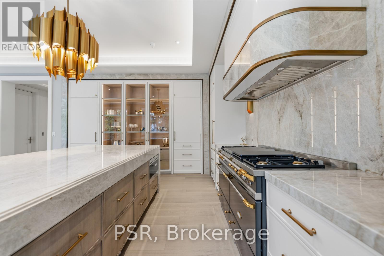 117 Yonge Boulevard, Toronto, Ontario  M5M 3H2 - Photo 11 - C13116970