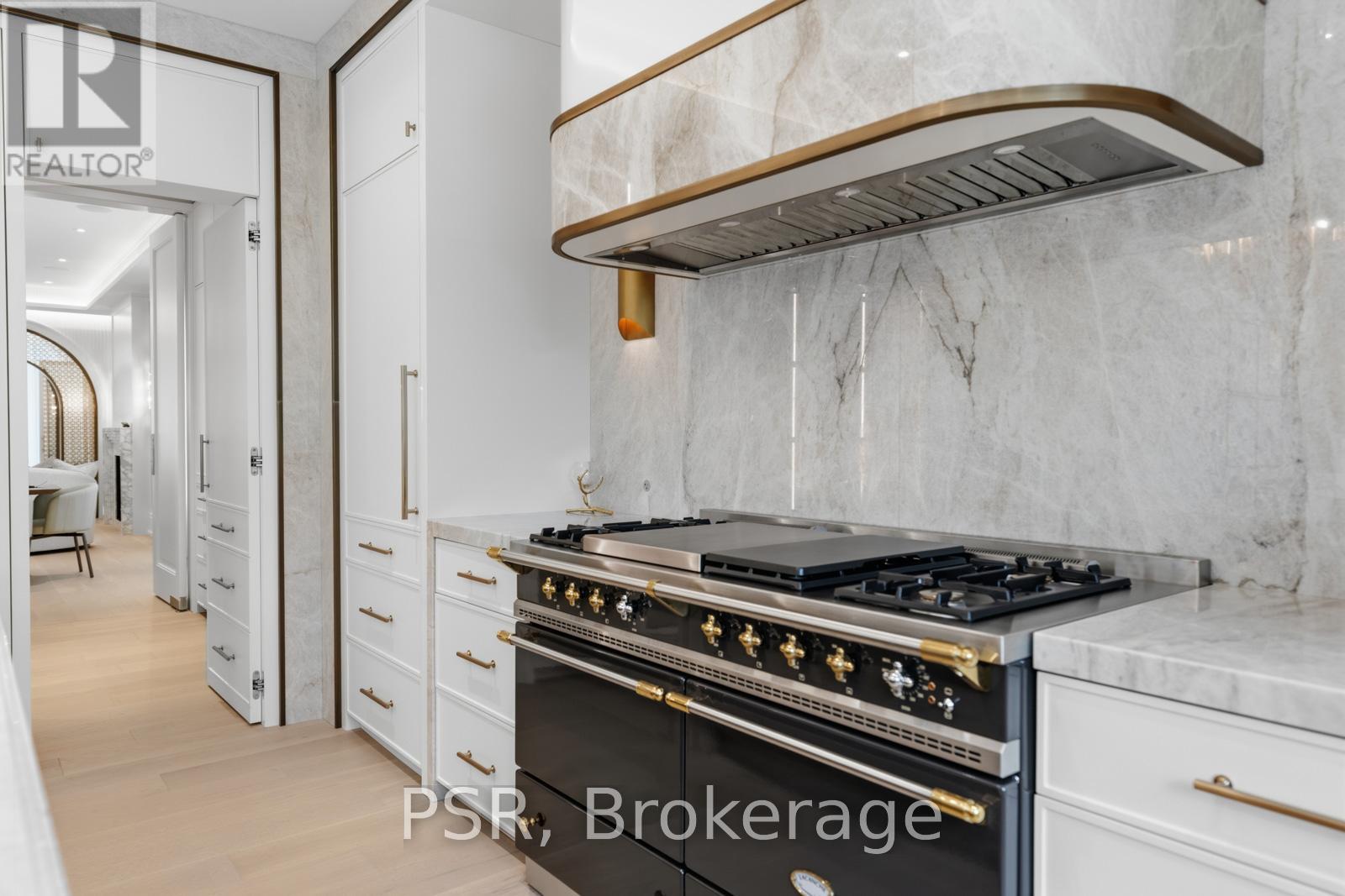 117 Yonge Boulevard, Toronto, Ontario  M5M 3H2 - Photo 12 - C13116970