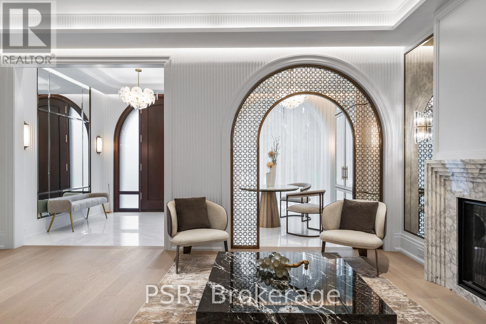117 Yonge Boulevard, Toronto, Ontario  M5M 3H2 - Photo 2 - C13116970
